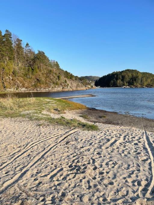 Leilighet Ved Sjoen Med Strand Apartment พอร์ชกรุนน์ ภายนอก รูปภาพ