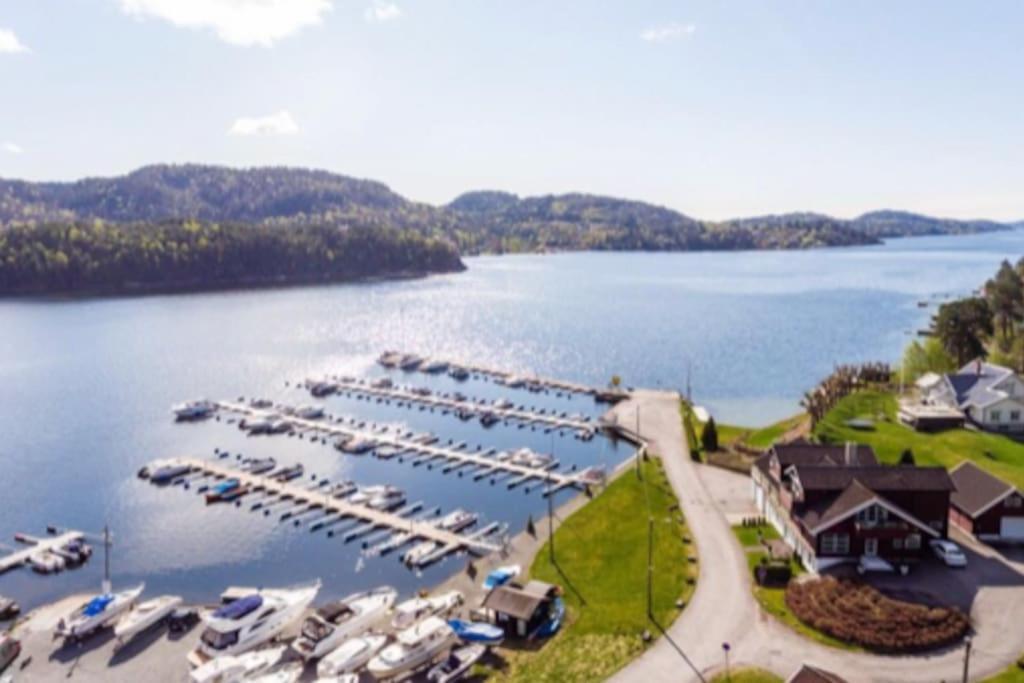 Leilighet Ved Sjoen Med Strand Apartment พอร์ชกรุนน์ ภายนอก รูปภาพ