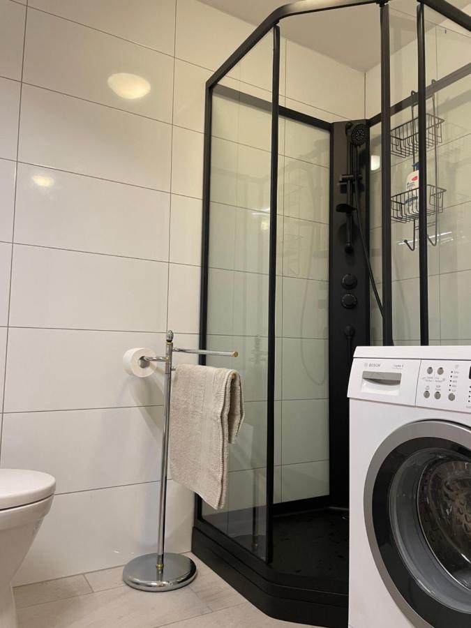 Leilighet Ved Sjoen Med Strand Apartment พอร์ชกรุนน์ ภายนอก รูปภาพ