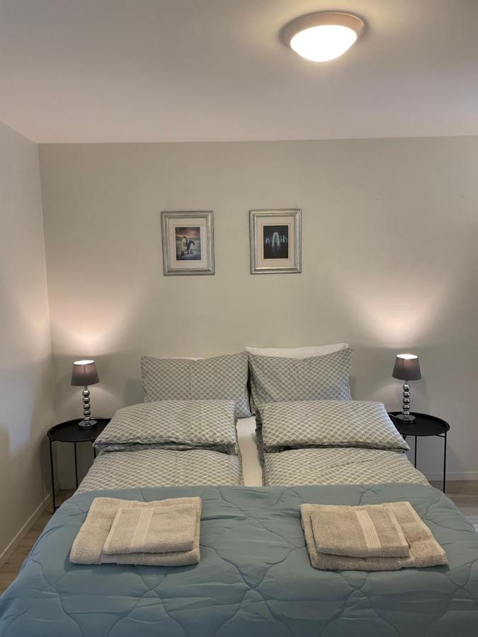 Leilighet Ved Sjoen Med Strand Apartment พอร์ชกรุนน์ ภายนอก รูปภาพ