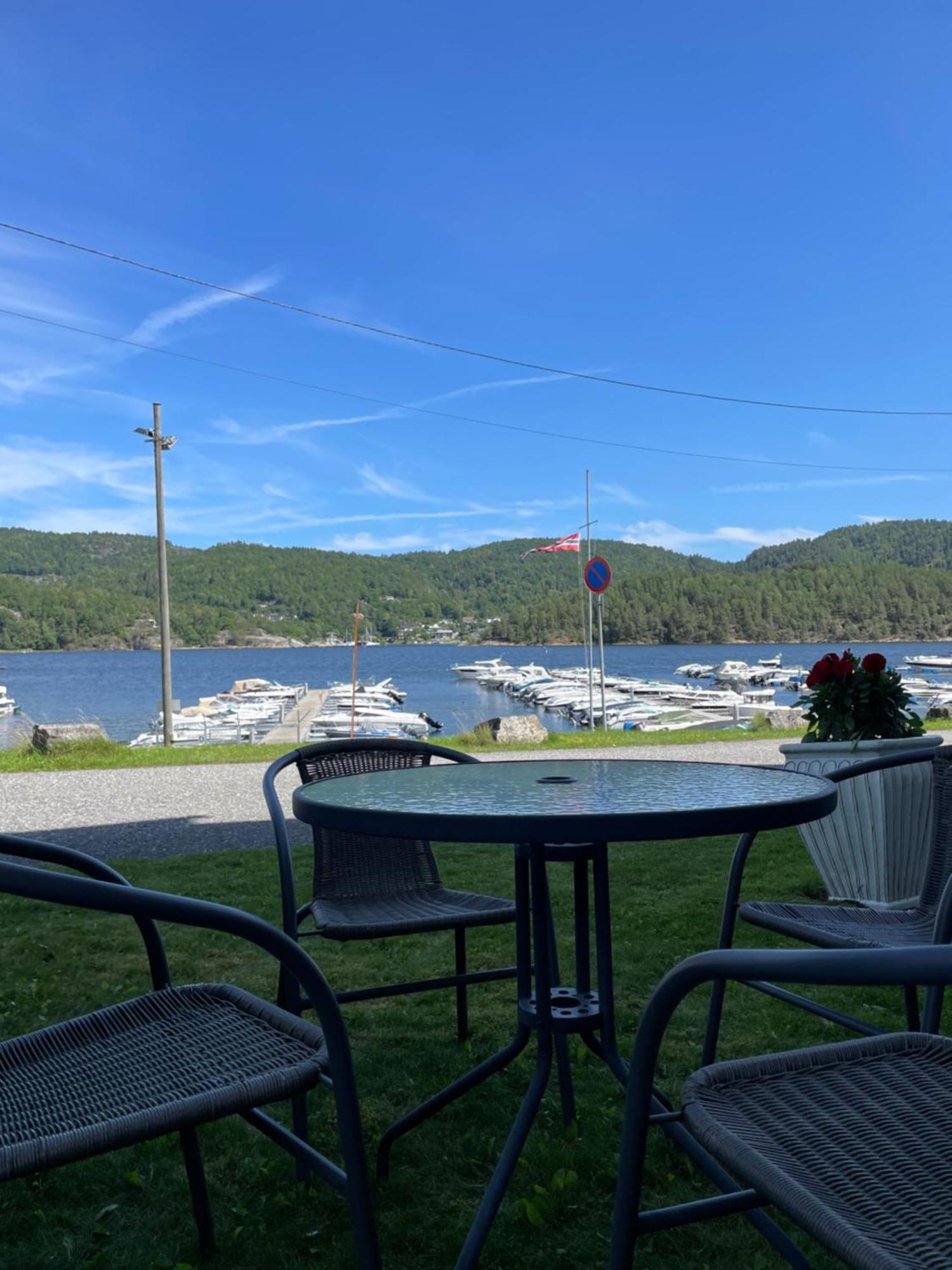 Leilighet Ved Sjoen Med Strand Apartment พอร์ชกรุนน์ ภายนอก รูปภาพ